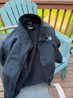 The North Face Black Men's Performance Fleece Jacket